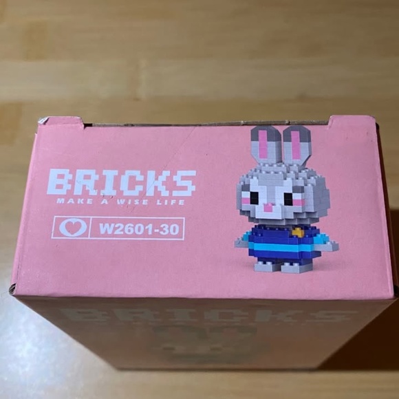 Judy Rabbit LEGO Mini BRICKS - Picture 2 of 4